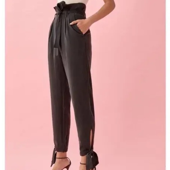 NWT Reformation Avalon Ankle Tie Paper Bag Pants in Black - Size 6 - Picture 1 of 9
